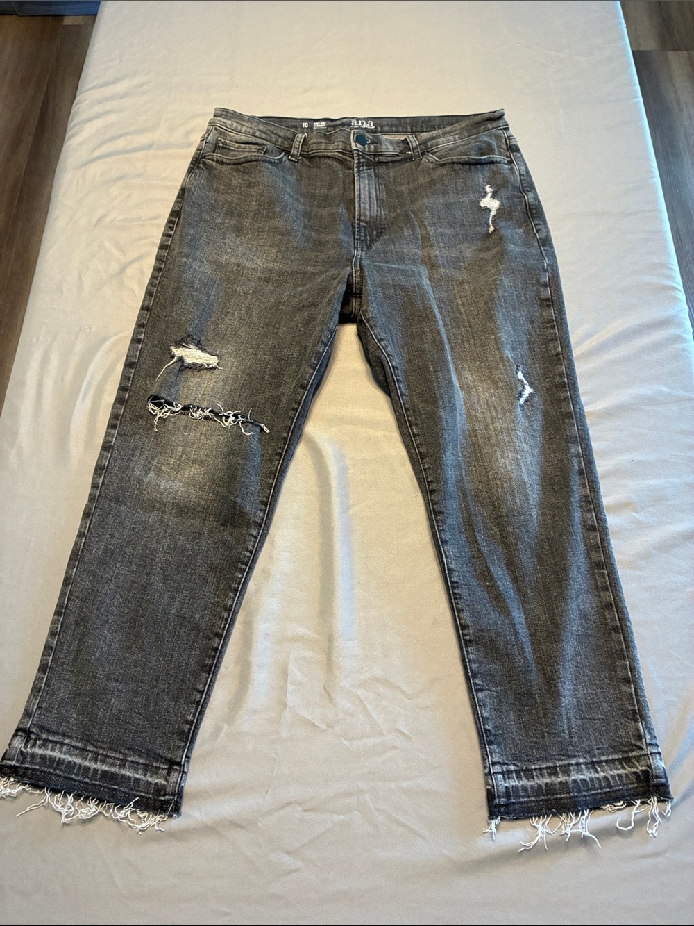 a.n.a Women's Straight Distressed Jeans in Black
